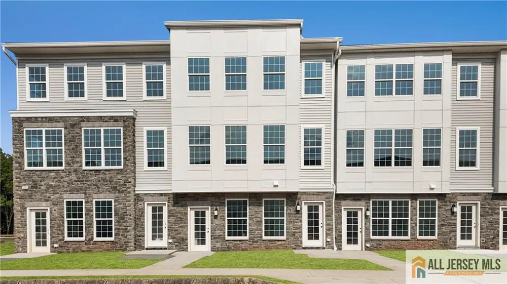 179 Leona Stewart Lane Pennington, NJ 08534