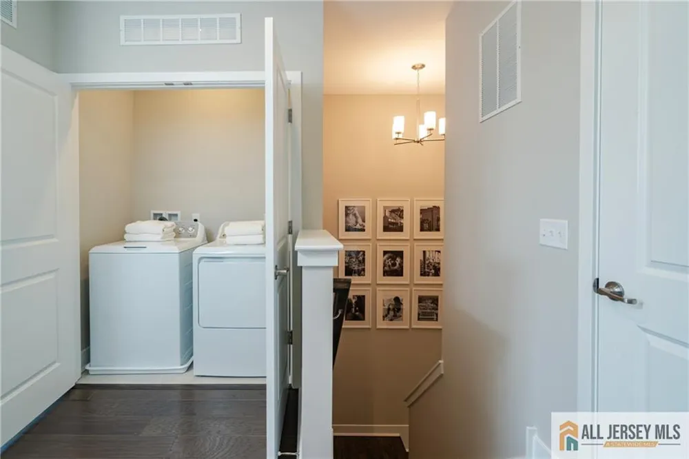 179 Leona Stewart Lane Pennington, NJ 08534