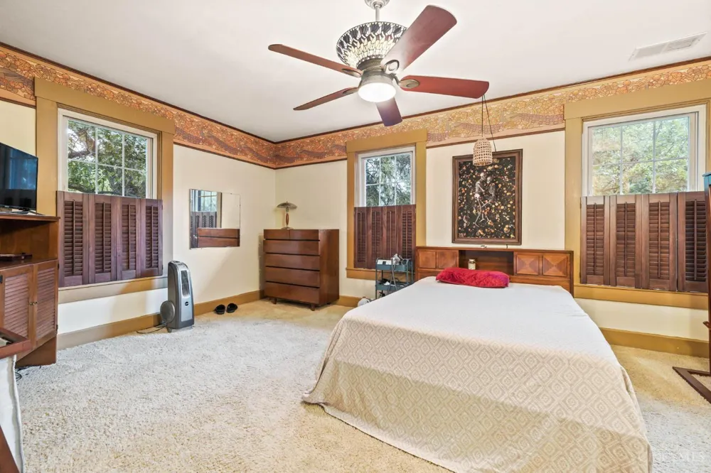 3093 Diehl Road Green, OH 45211