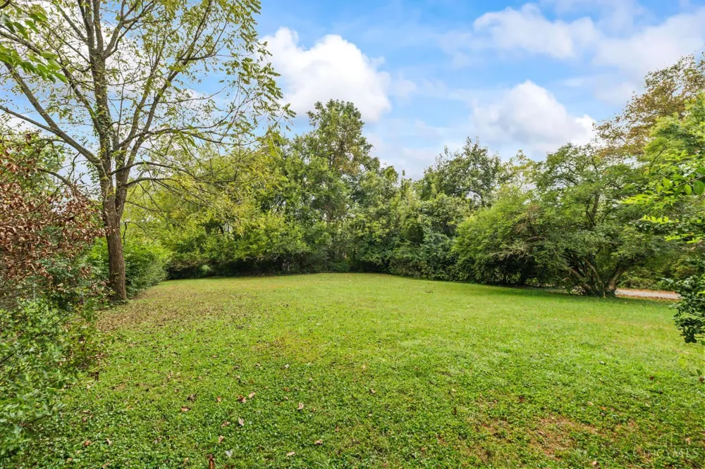 3093 Diehl Road Green, OH 45211