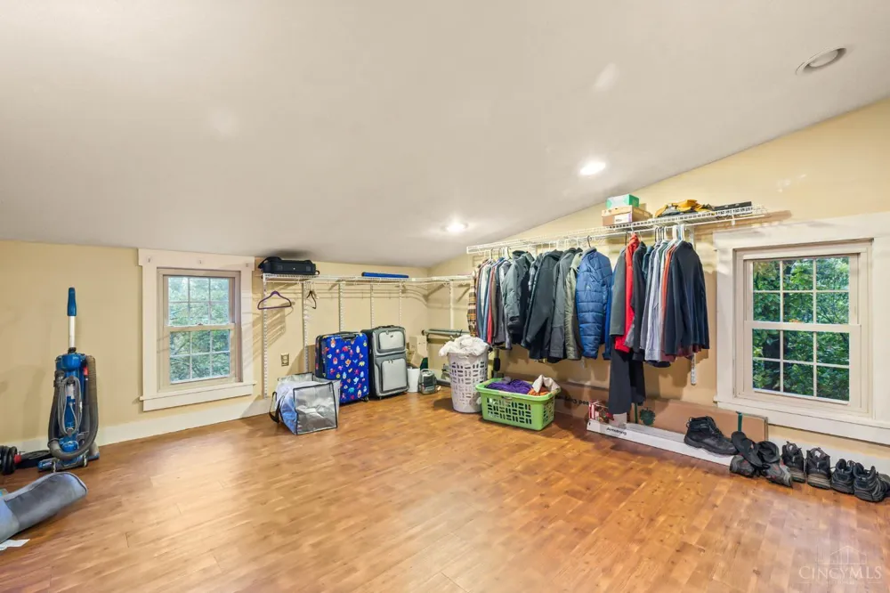 3093 Diehl Road Green, OH 45211