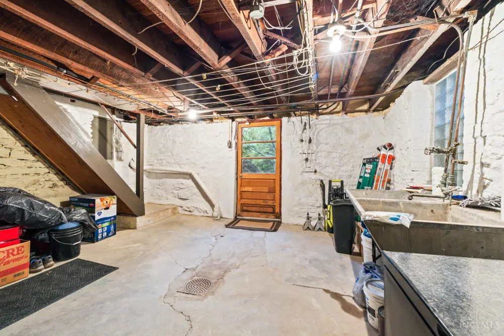 3093 Diehl Road Green, OH 45211