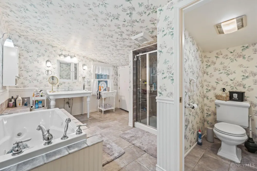 3093 Diehl Road Green, OH 45211