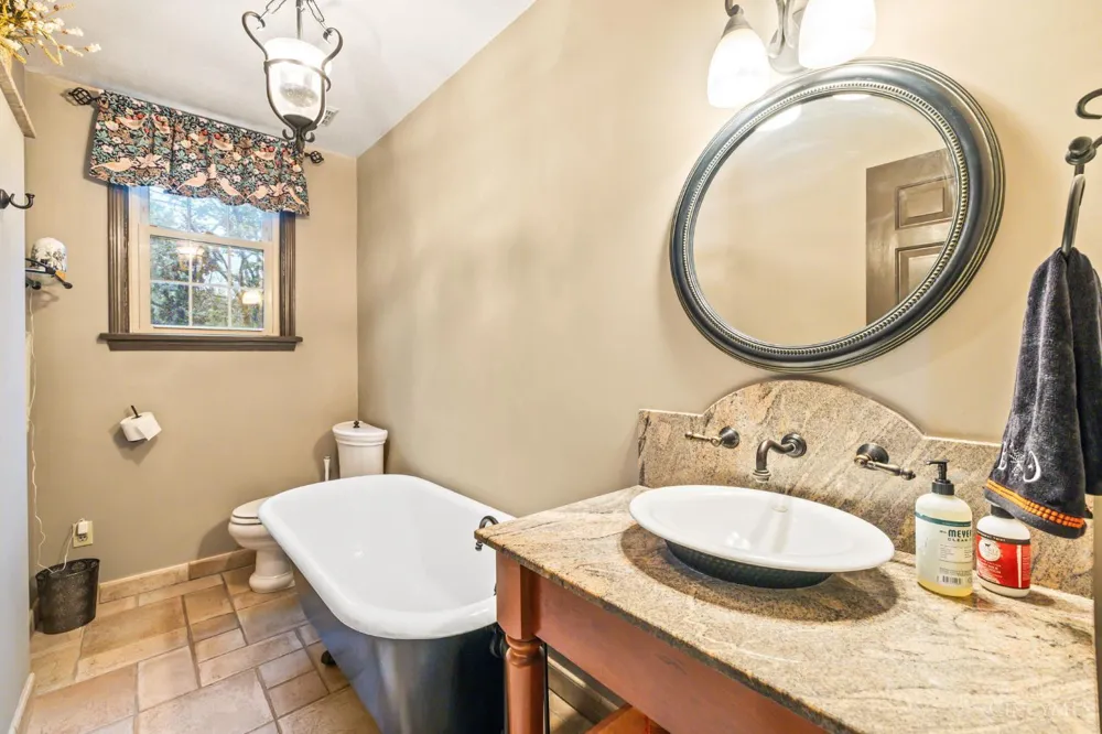 3093 Diehl Road Green, OH 45211
