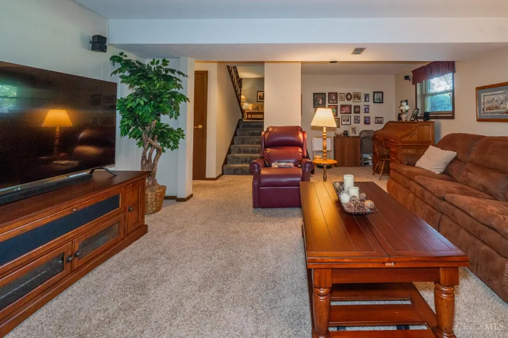 8972 Deep Forest Lane Washington, OH 45458