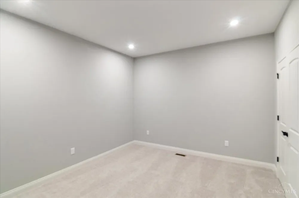 2466 Bent Grass Drive Beavercreek, OH 45431