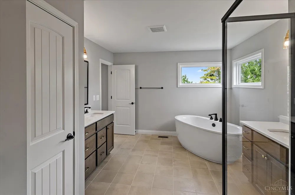 2466 Bent Grass Drive Beavercreek, OH 45431
