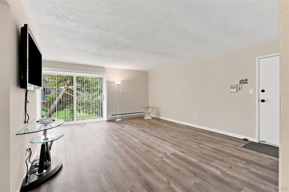1836 Colonial Village Way Waterford Charter Township, MI 48328
