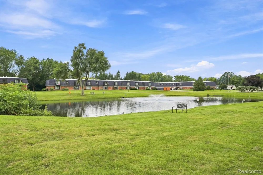 1836 Colonial Village Way Waterford Charter Township, MI 48328