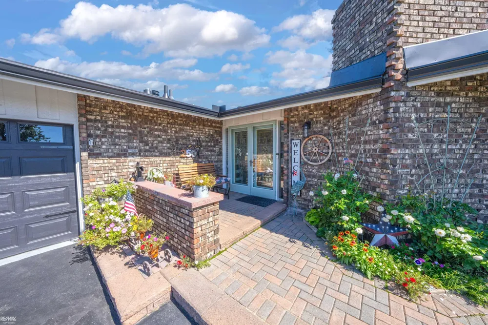 7339 Riverside Drive Clay Township, MI 48001