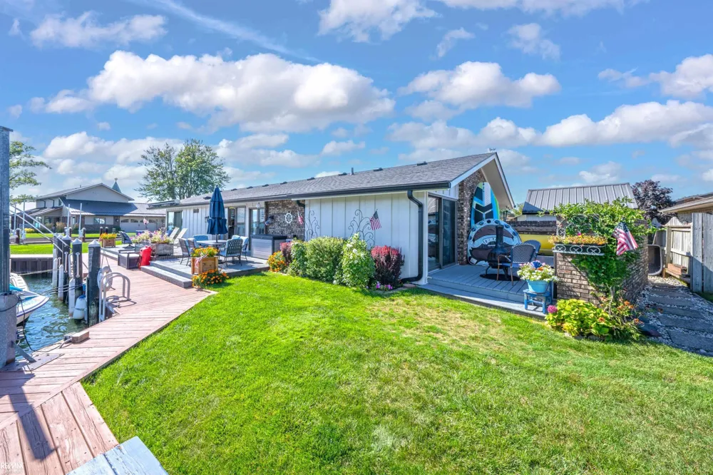7339 Riverside Drive Clay Township, MI 48001