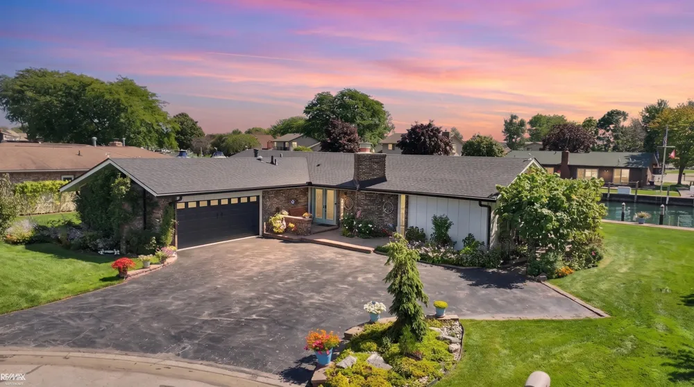 7339 Riverside Drive Clay Township, MI 48001