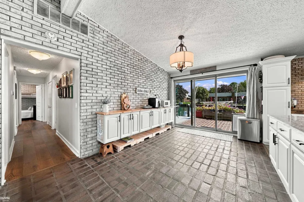 7339 Riverside Drive Clay Township, MI 48001