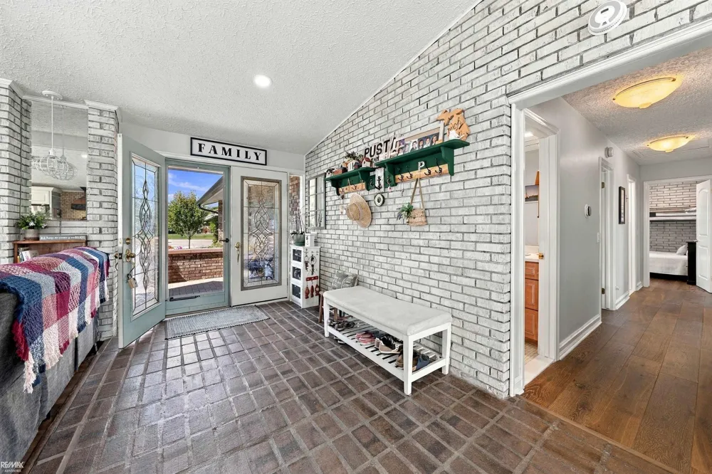 7339 Riverside Drive Clay Township, MI 48001