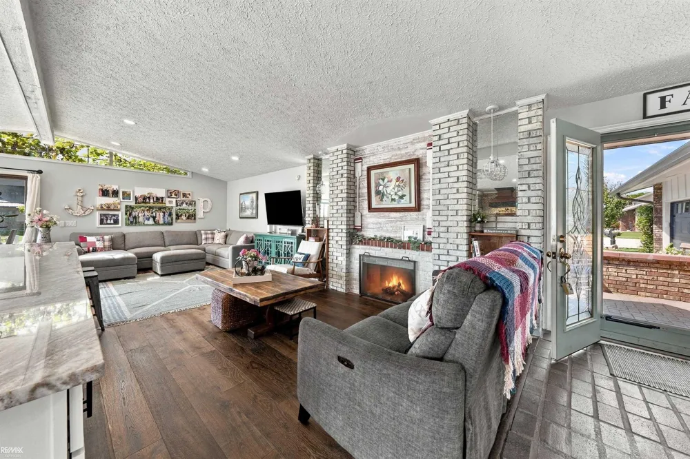 7339 Riverside Drive Clay Township, MI 48001