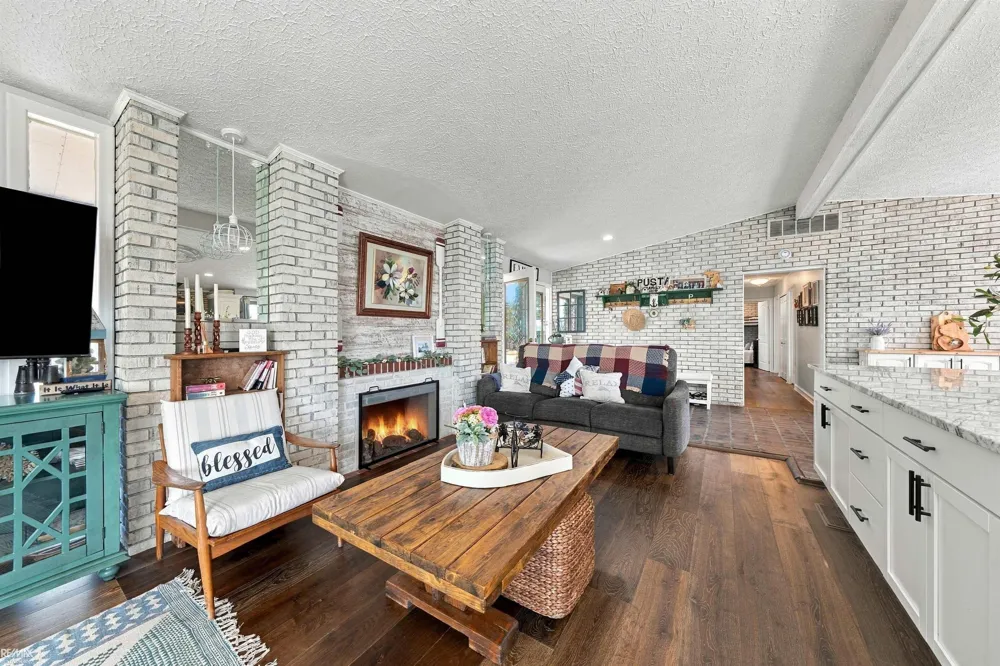 7339 Riverside Drive Clay Township, MI 48001