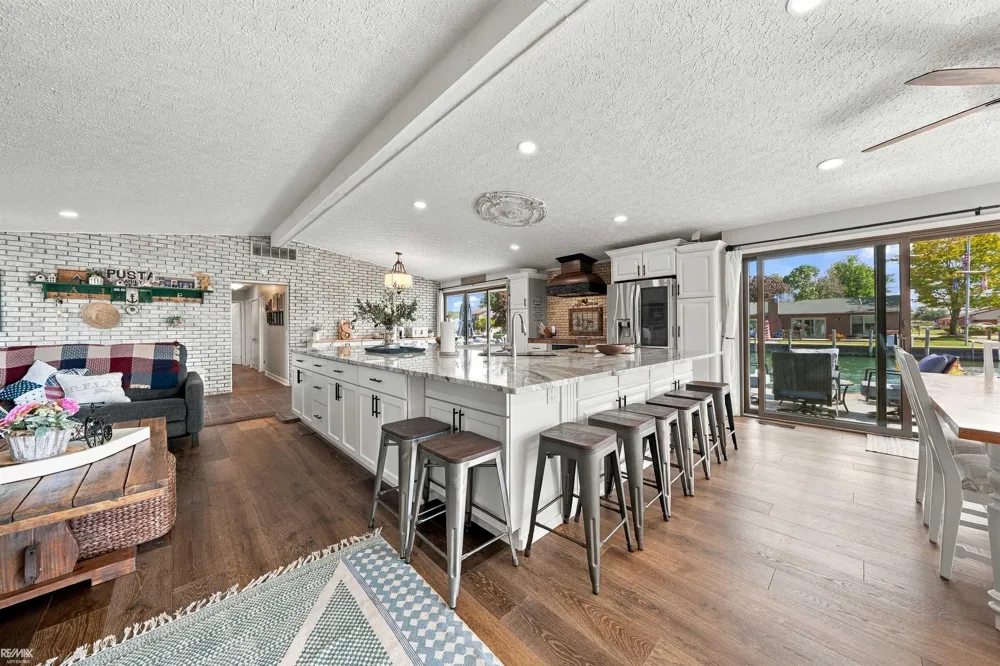 7339 Riverside Drive Clay Township, MI 48001