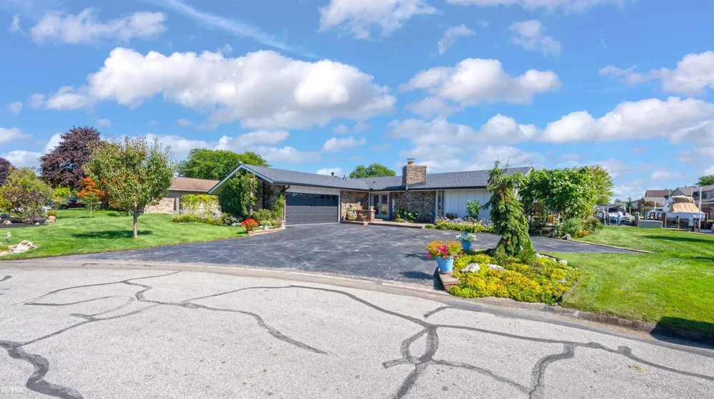 7339 Riverside Drive Clay Township, MI 48001