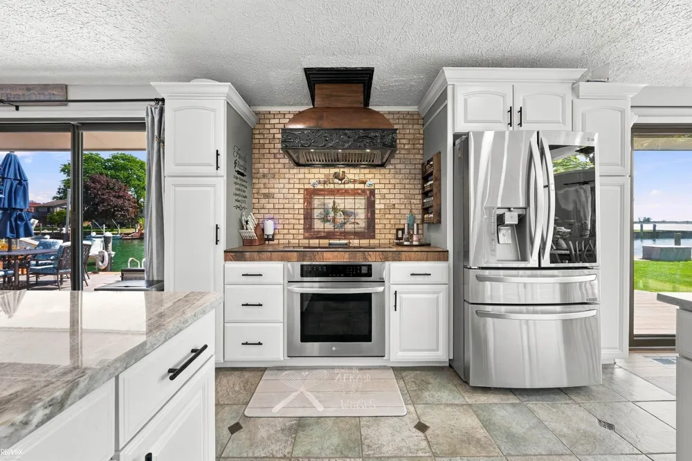 7339 Riverside Drive Clay Township, MI 48001