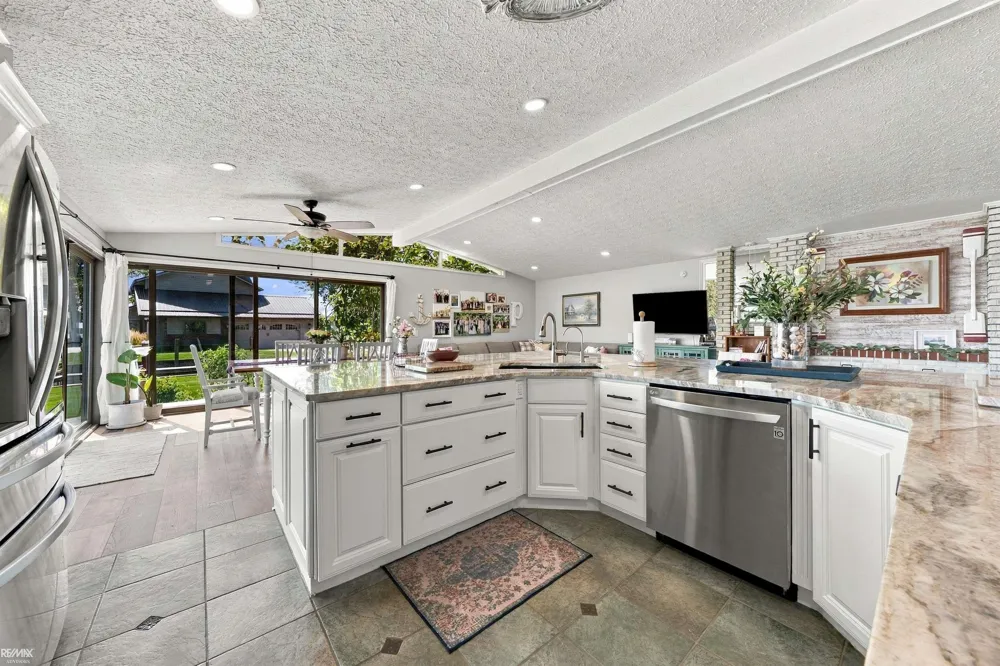 7339 Riverside Drive Clay Township, MI 48001