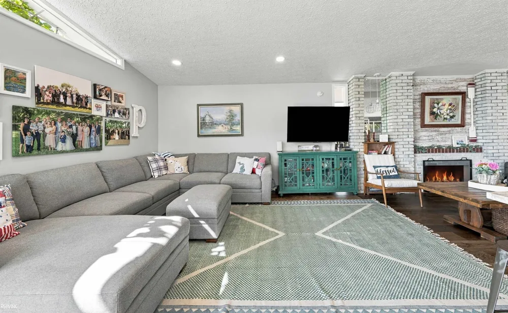 7339 Riverside Drive Clay Township, MI 48001