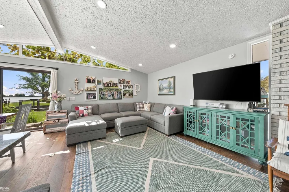 7339 Riverside Drive Clay Township, MI 48001