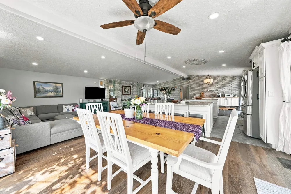 7339 Riverside Drive Clay Township, MI 48001