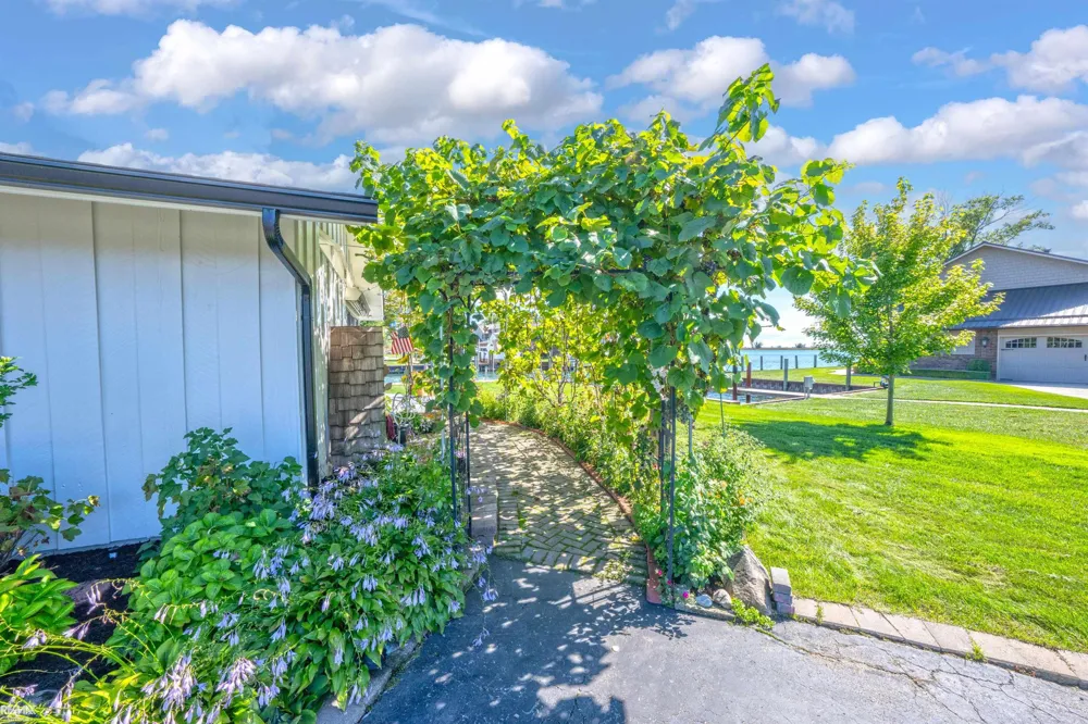 7339 Riverside Drive Clay Township, MI 48001