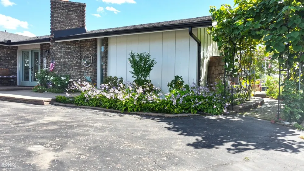 7339 Riverside Drive Clay Township, MI 48001