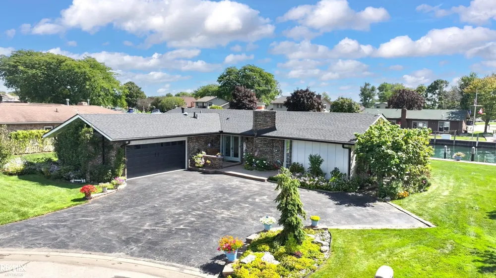 7339 Riverside Drive Clay Township, MI 48001