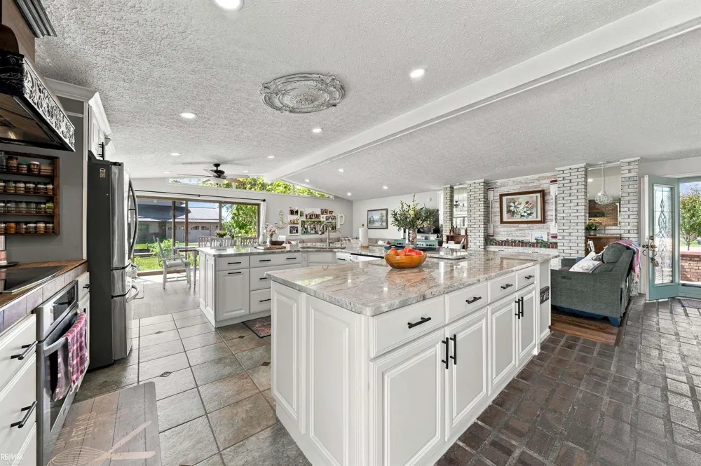 7339 Riverside Drive Clay Township, MI 48001