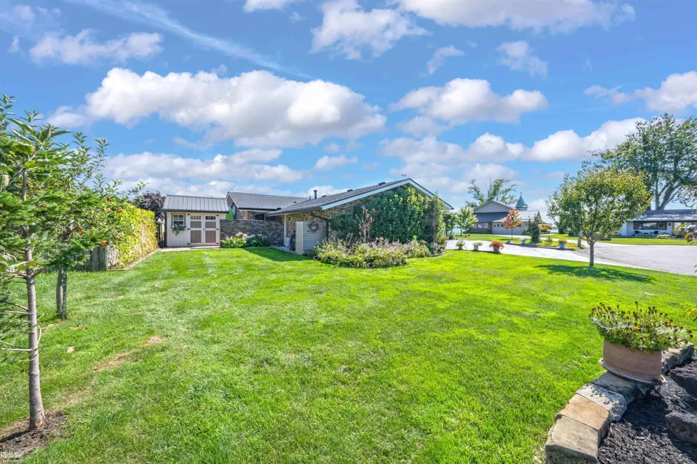 7339 Riverside Drive Clay Township, MI 48001
