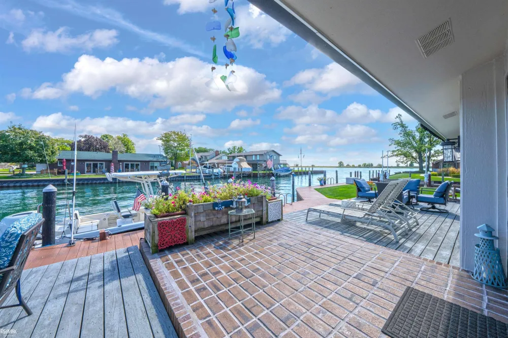 7339 Riverside Drive Clay Township, MI 48001