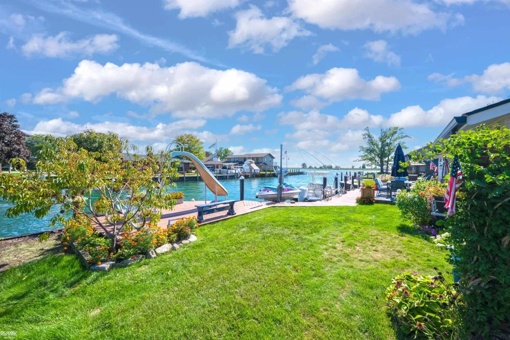 7339 Riverside Drive Clay Township, MI 48001