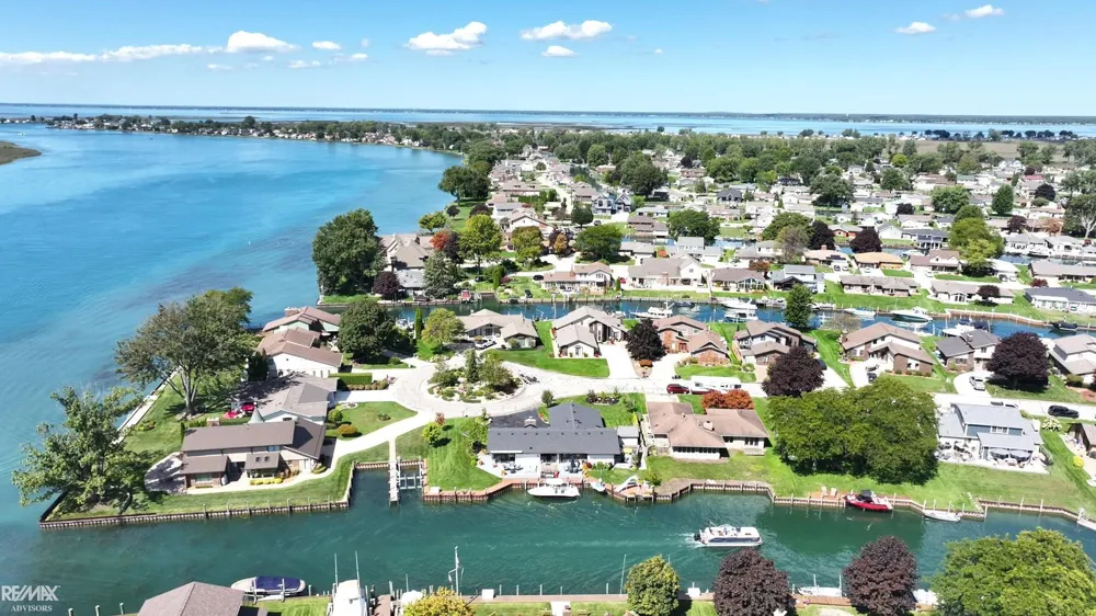 7339 Riverside Drive Clay Township, MI 48001