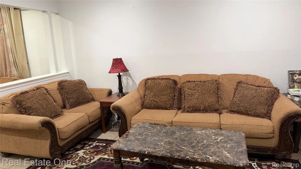 13351 Albany Street Oak Park City, MI 48237