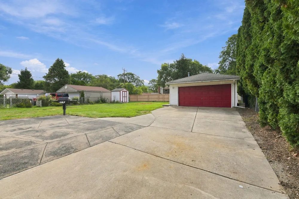 29821 Mason Street Livonia City, MI 48154