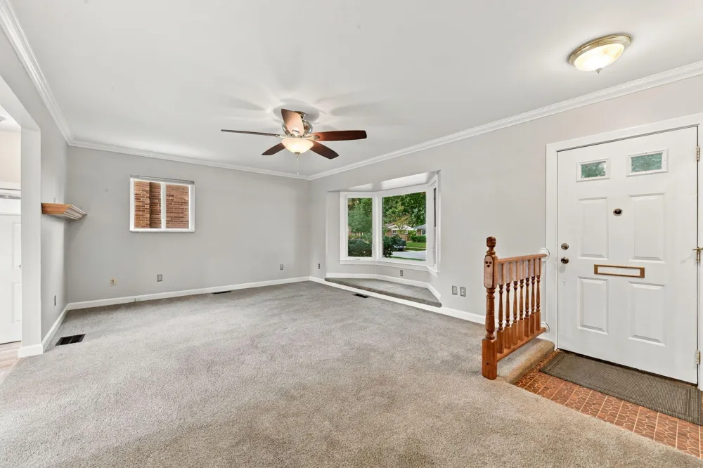 29821 Mason Street Livonia City, MI 48154