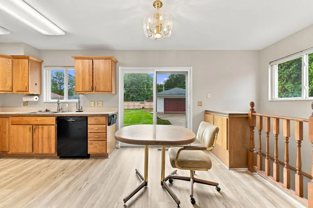 29821 Mason Street Livonia City, MI 48154