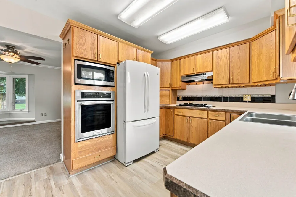29821 Mason Street Livonia City, MI 48154