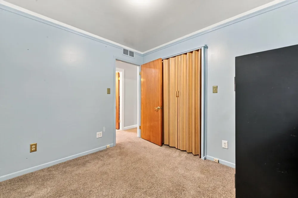29821 Mason Street Livonia City, MI 48154