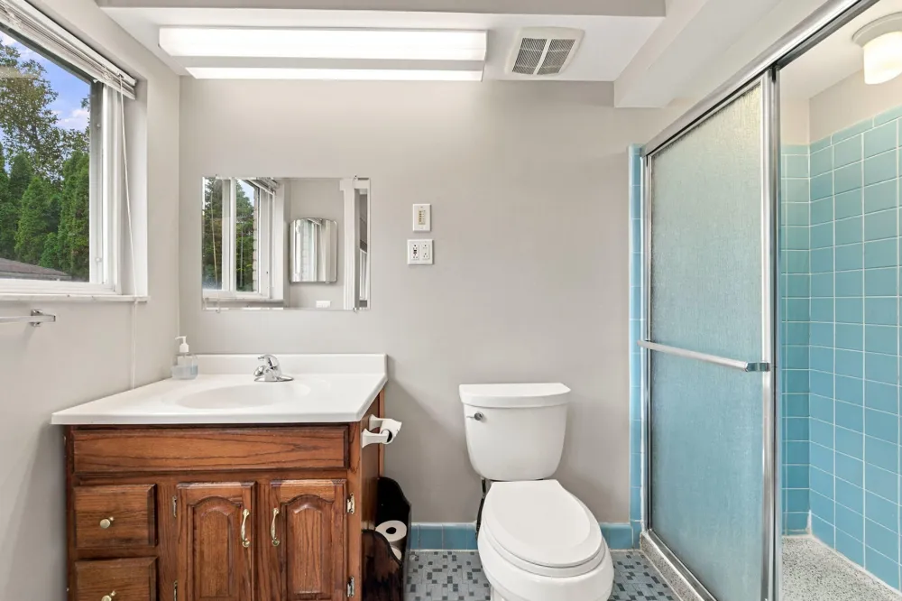 29821 Mason Street Livonia City, MI 48154