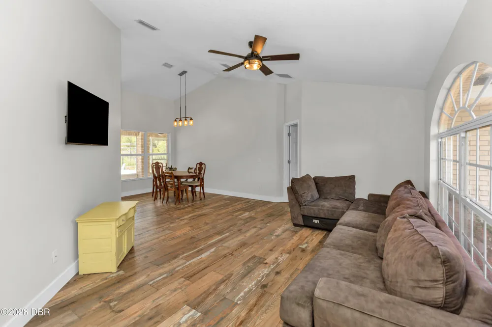 1005 Whispering Creek Way Osteen, FL 32764