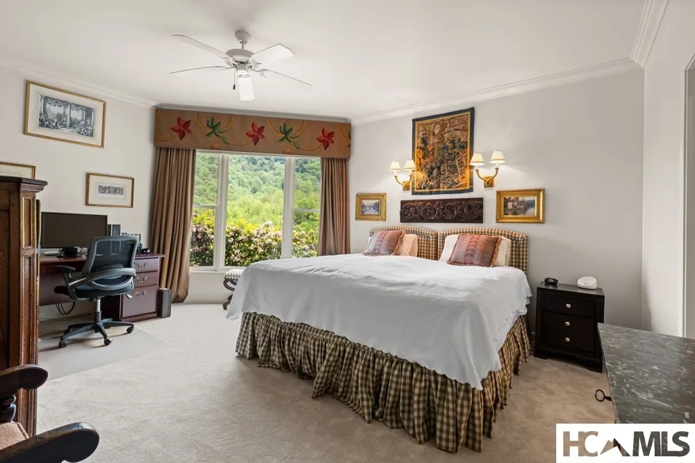 592 Whiteside Mountain Road Highlands, NC 28741