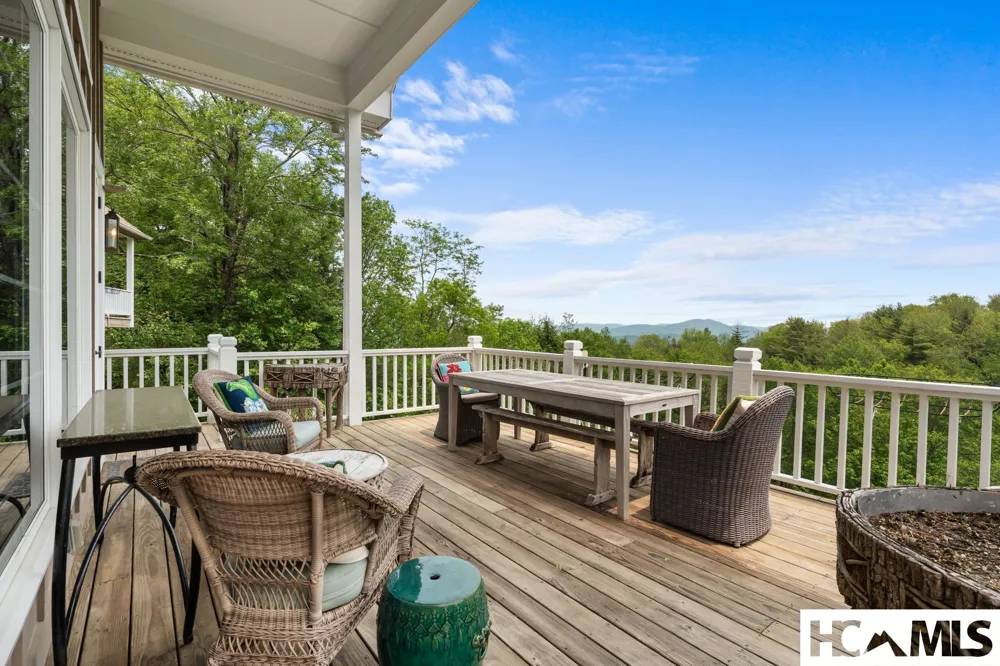 592 Whiteside Mountain Road Highlands, NC 28741