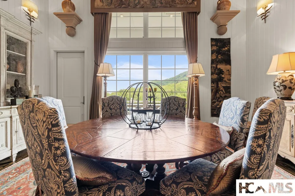 592 Whiteside Mountain Road Highlands, NC 28741