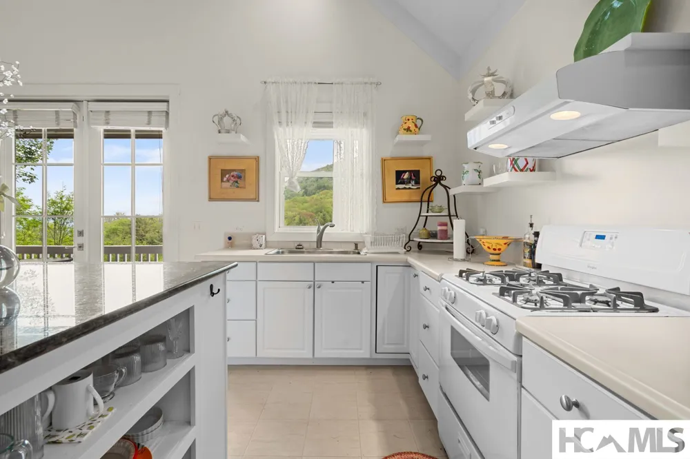 592 Whiteside Mountain Road Highlands, NC 28741