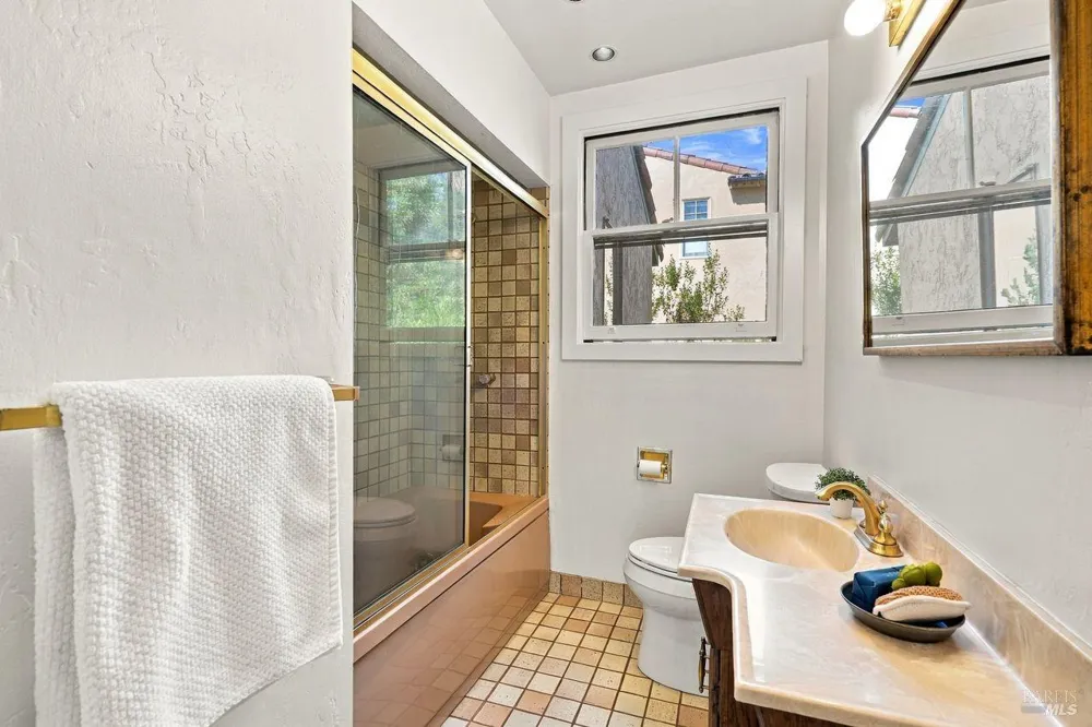 54 Rutherford Avenue San Anselmo, CA 94960