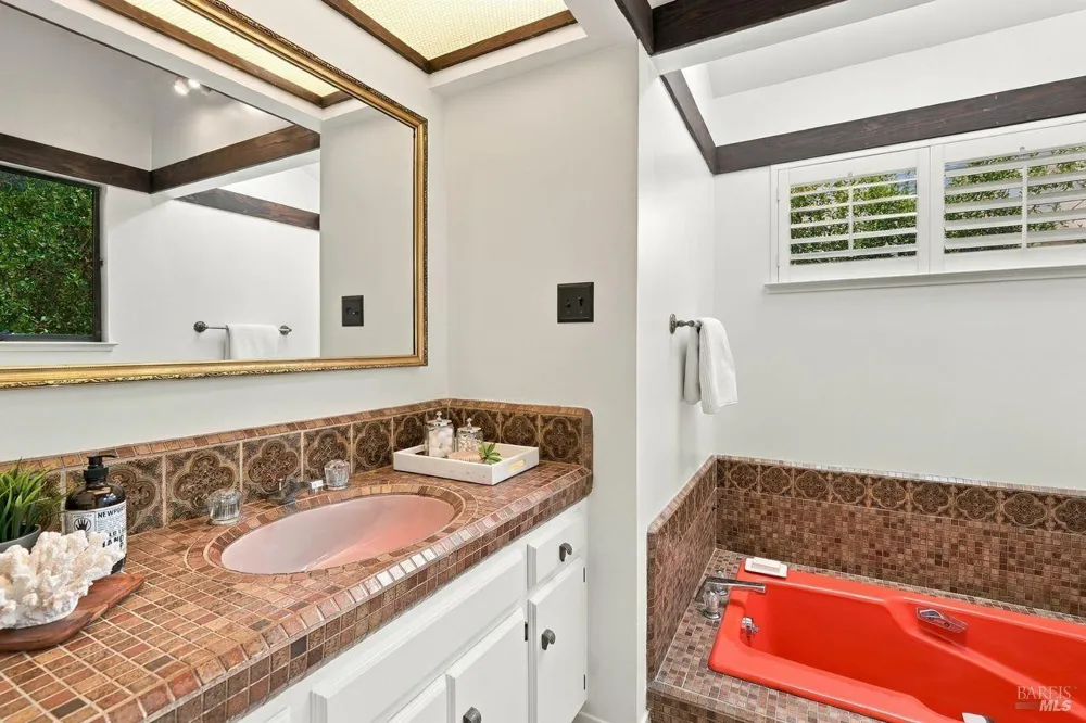 54 Rutherford Avenue San Anselmo, CA 94960