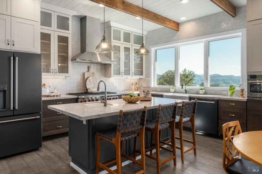2835 Bardy Road Santa Rosa, CA 95404